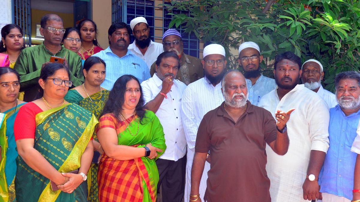 Jagga Reddy pledges to develop Sangareddy Women's Degree College